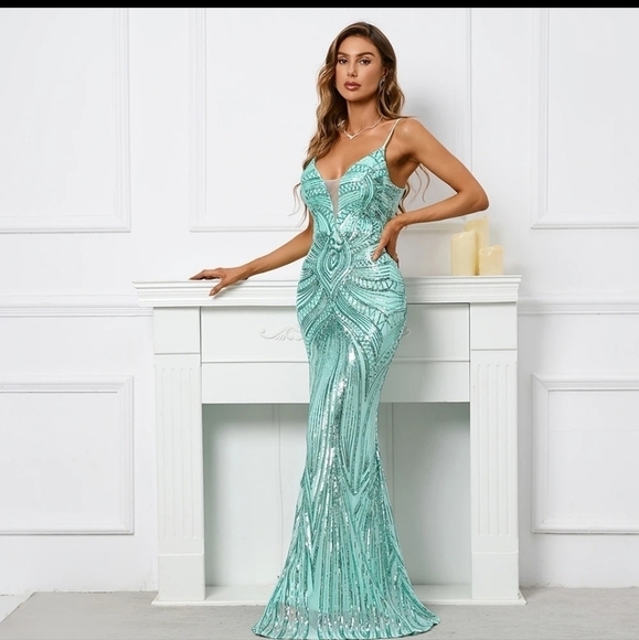 Mint, Graphic Print, Sleeveless,  Backless,  Neck,  Sequined Mermaid Gown - Picture 3 of 16